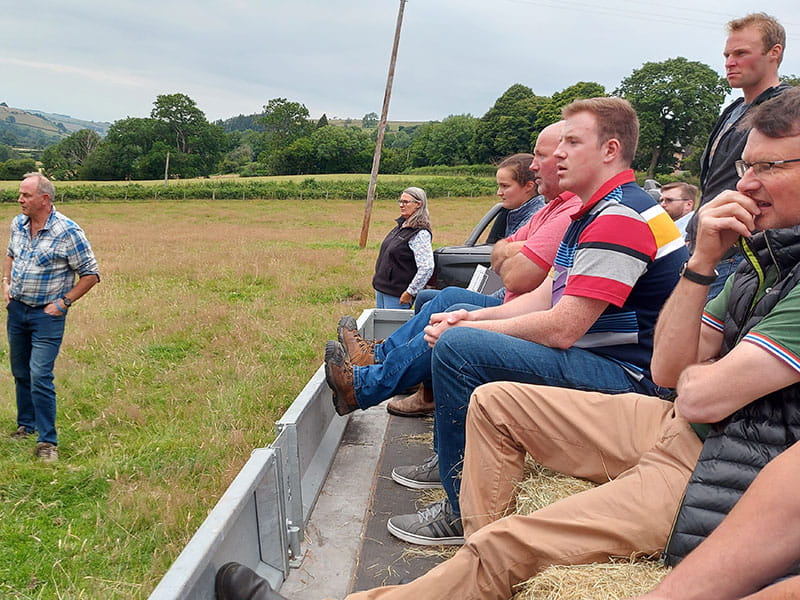 Regen Agriculture Agrisgôp Group pay a visit to Keri Davies’ farm near Crai to learn more about innovations on the farm.