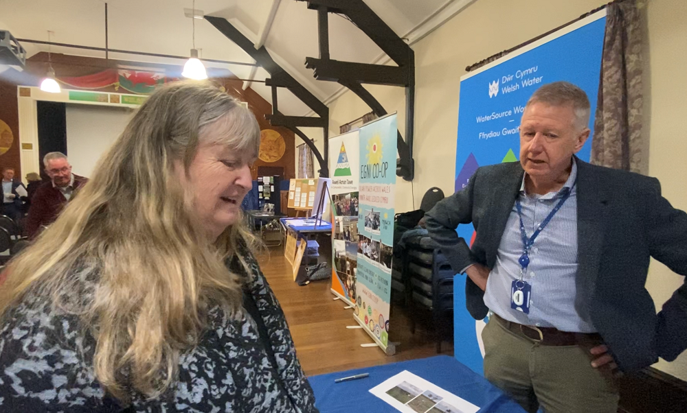 Nigel Elgar project manager with the BBMC and Julie James MS Minister for Climate Change