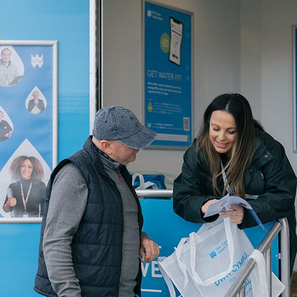 Dŵr Cymru yn Lansio Cynllun Cymorth Ariannol